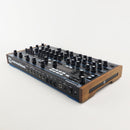 Novation Peak 8-Voice Desktop Polyphonic Synthesizer – Very Good, Power Supply Included